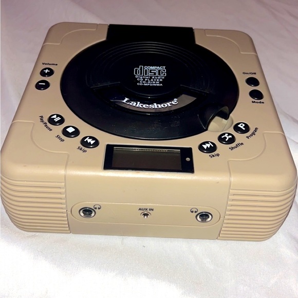 lakeshore Other - Lakeshore Learning All-In-One CD Player with Bluetooth 8 Headphone Jacks LA620